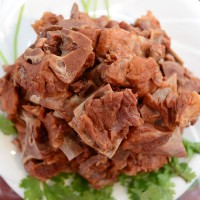 东北橡果林有机黑猪肉脊骨散养黑猪脊骨肉骨质致密酱骨头食材500g