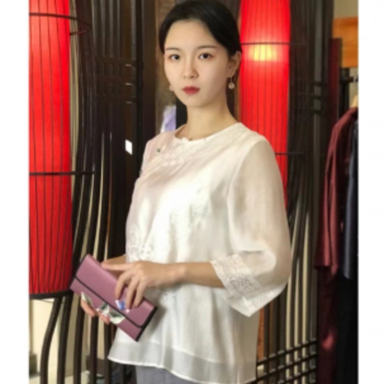 新中式刺绣上衣短款