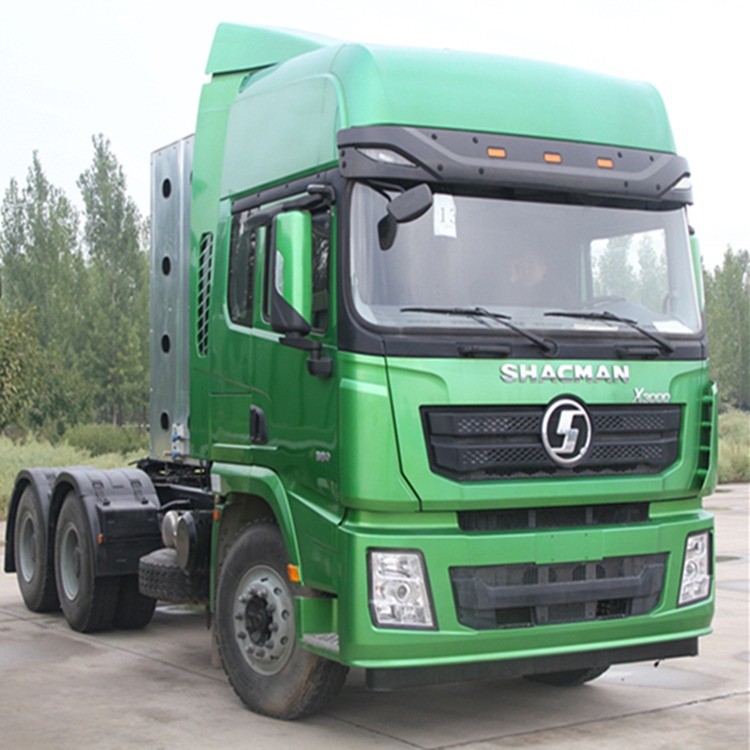SHACMAN X3000天然气牵引车