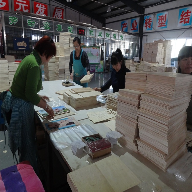 木质平面玩具
